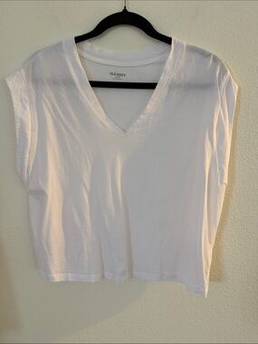 Old Navy White V-Neck Relaxed Boxy Tee